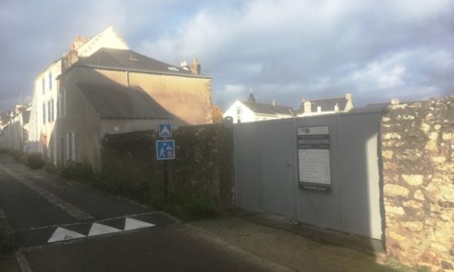 Affichage d’une Déclaration Préalable pour la réalisation d’une extension à Batz-Sur-Mer.